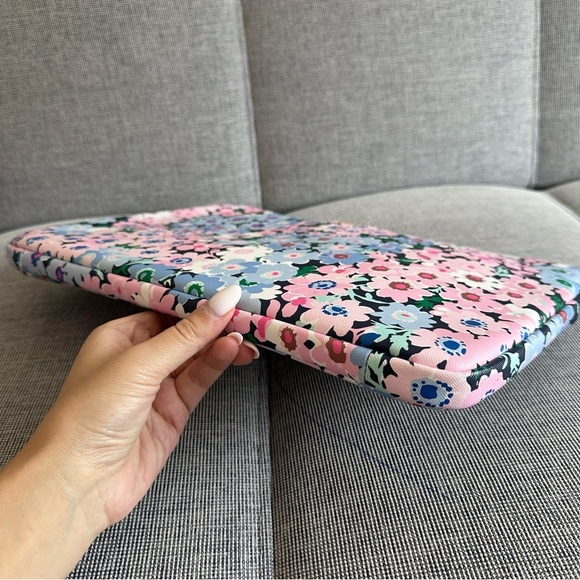 Kate Spade Floral Upper Zip Laptop Case Padded 14x10 Pink Blue White Black - Picture 2 of 5